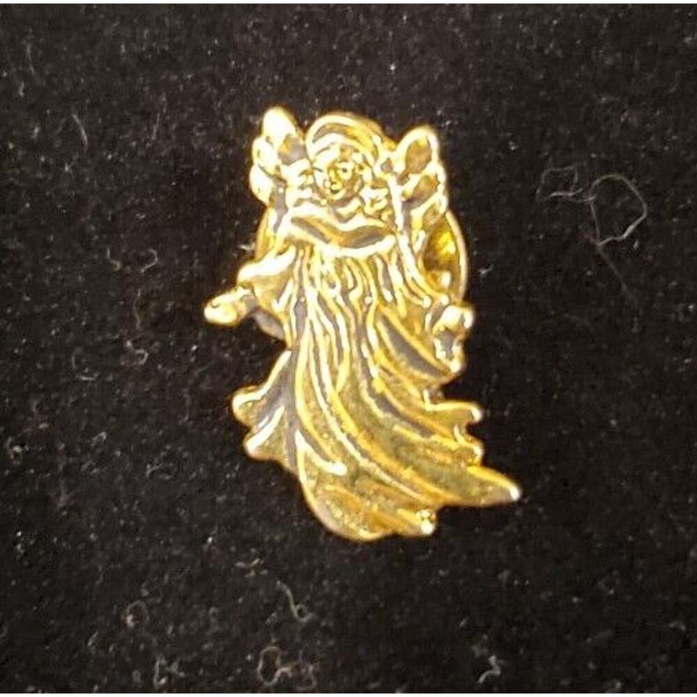 Vintage Detailed Gold Tone Angel Lapel Pin